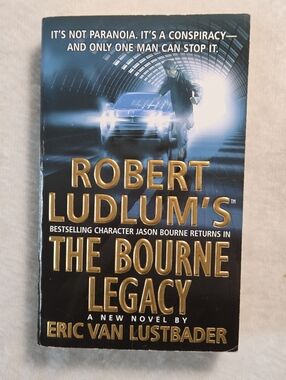 📕The Bourne Legacy by Robert Ludlum and Eric Van Lustbader Paperback Book